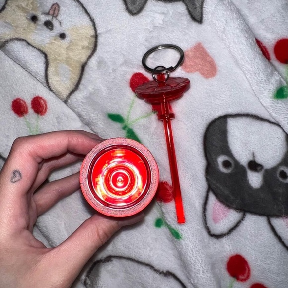 mini holiday red starbucks cup keychain - Picture 2 of 2